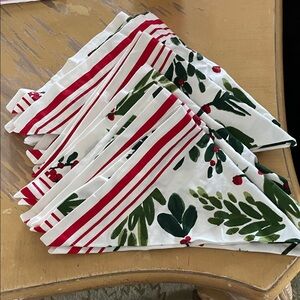 Tag 6 pc festive holiday Green and Red cloth napkins - 100% cotton- new